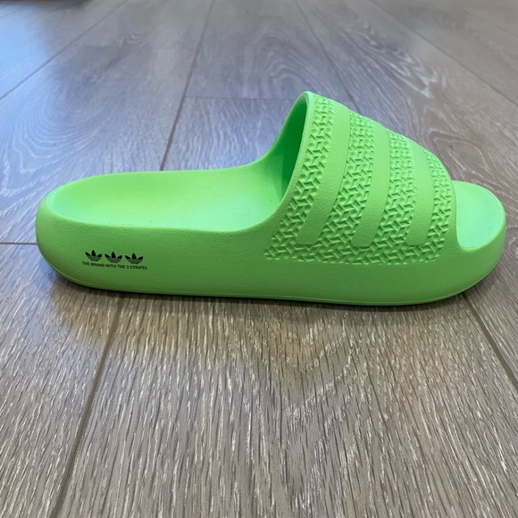 Size 8 adidas Adilette Ayoon slides in solar green - Picture 7 of 10